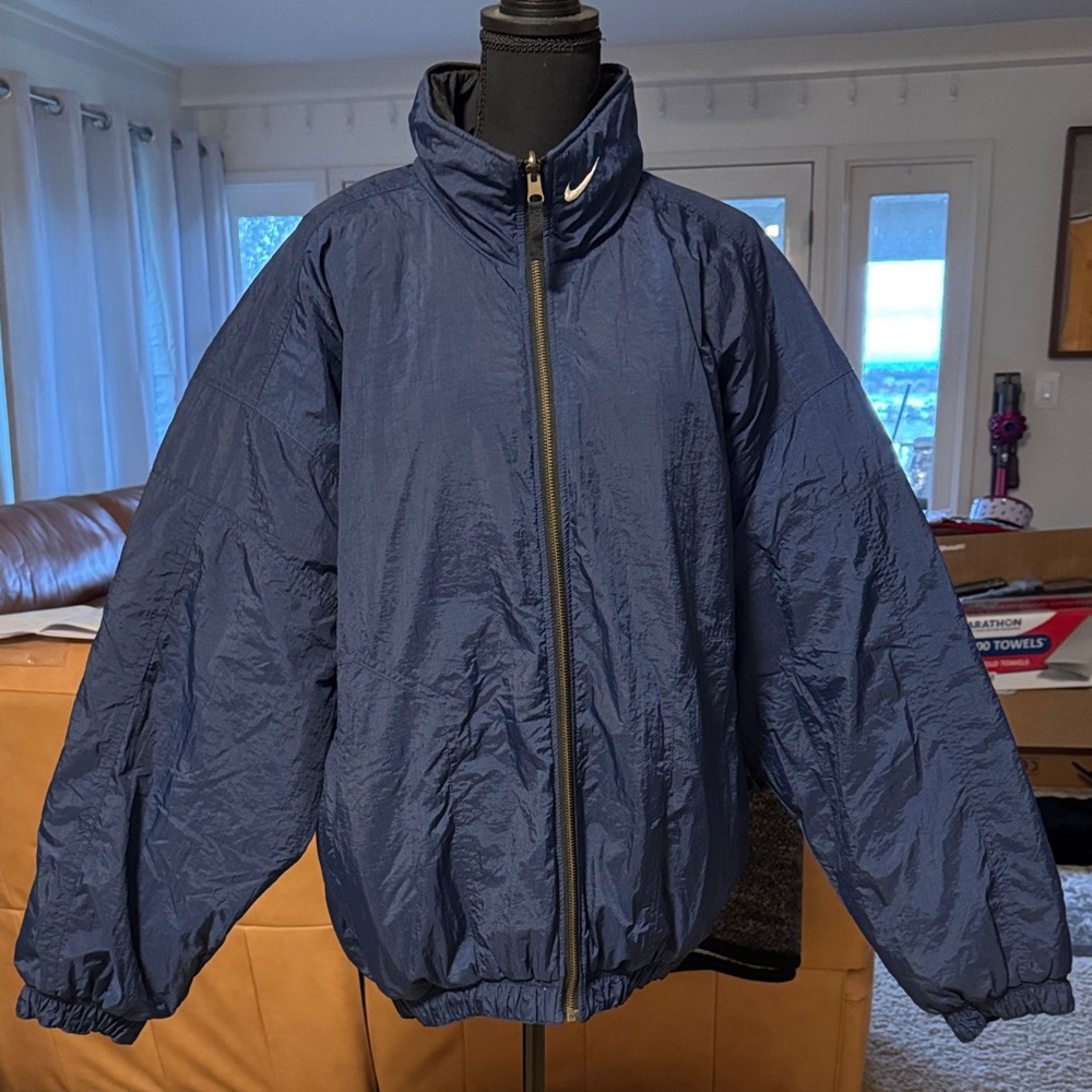 Nike Men's Reversible Navy/Black Jacket with White Swoosh - Picture 2 of 6